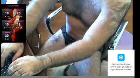 Snapshot of geronimo_431 chatting on 12/21/24, 02:37 Daddy Jokes online show from 12/21/24, 02:37