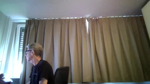 Snapshot of gertjan03 chatting on 07/10/26, 10:51 gertjan03 online show from 07/10/26, 10:51
