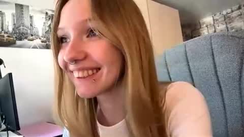 Sophie online show from 06/29/26, 04:52