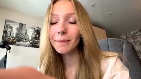 Sophie online show from 07/14/26, 04:17