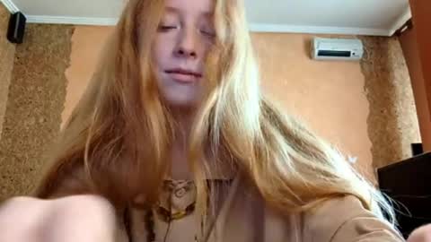 Snapshot of gertrudisturbe chatting on 04/17/26, 03:09 Kate online show from 04/17/26, 03:09