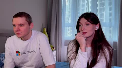 Snapshot of gethigh_ chatting on 01/19/25, 06:42 Liz and Mark online show from 01/19/25, 06:42