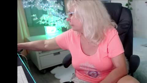 Snapshot of ghertrudequeen chatting on 06/04/26, 04:40 Ghertrudequeen online show from 06/04/26, 04:40