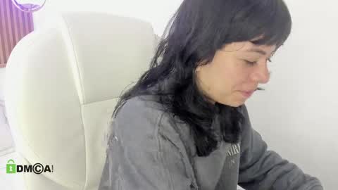 Milaa online show from 05/11/26, 04:04