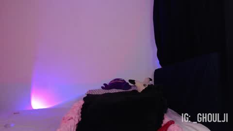 Snapshot of ghoulji chatting on 01/21/25, 04:32 Annie   Im going to be offline from 29nov to 3dec online show from 01/21/25, 04:32