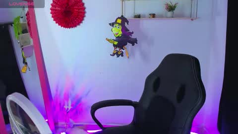 giaaaa   online show from 10/27/25, 12:47