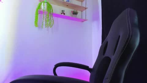 giaaaa   online show from 04/05/26, 01:03