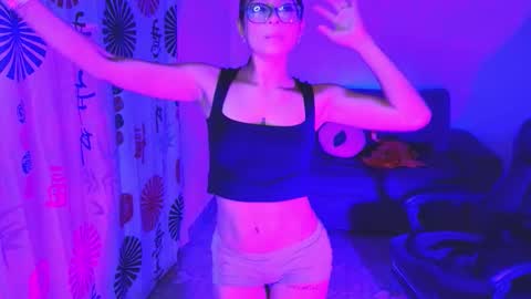 gia_flame_ online show from 10/28/25, 02:15