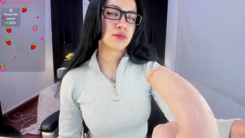 Snapshot of gia_foxy chatting on 01/29/25, 08:29 Gia online show from 01/29/25, 08:29