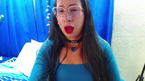Snapshot of gia_leinn chatting on 04/24/26, 10:34 Gia online show from 04/24/26, 10:34