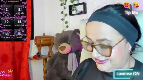 Snapshot of gia_nahomi chatting on 05/06/26, 11:43 nahomi online show from 05/06/26, 11:43