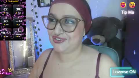 Snapshot of gia_nahomi chatting on 06/08/26, 10:43 nahomi online show from 06/08/26, 10:43