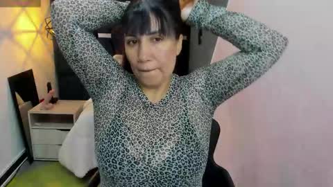 G I A  FOX online show from 10/19/25, 01:01