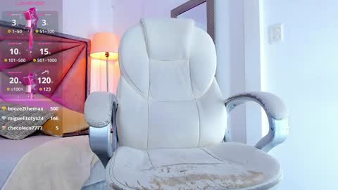Gia  online show from 12/21/24, 08:43