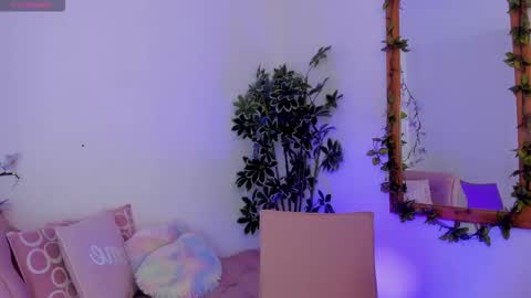 Gia  online show from 11/12/25, 06:19