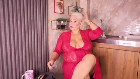 Snapshot of gianellacox chatting on 06/29/26, 11:10 online show from 06/29/26, 11:10