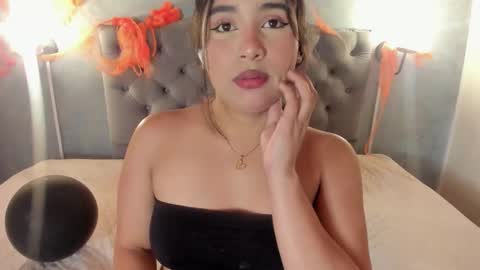 giannaslimjb online show from 10/22/25, 03:18