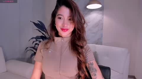 Snapshot of giannawatson chatting on 07/18/26, 12:53 online show from 07/18/26, 12:53