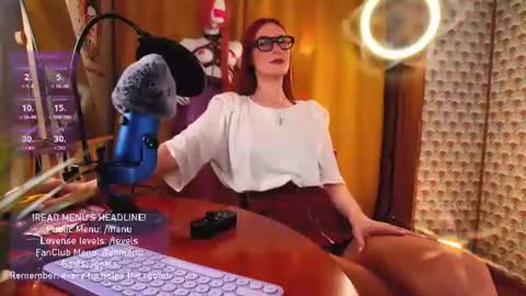 Snapshot of giantess_eva chatting on 06/22/26, 10:18 Eva online show from 06/22/26, 10:18
