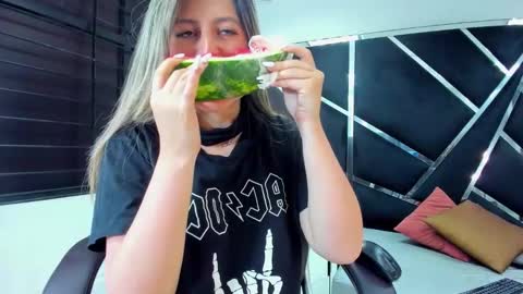 GiaRoussel online show from 09/29/25, 04:12