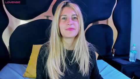 GiaRoussel online show from 02/12/26, 04:02