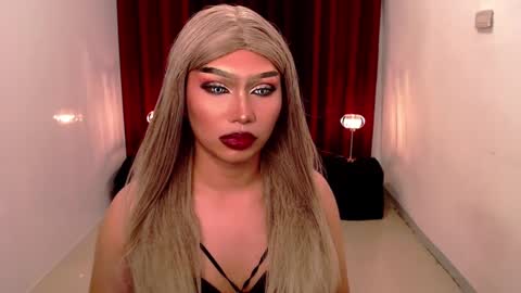 Gia X online show from 12/08/24, 08:41