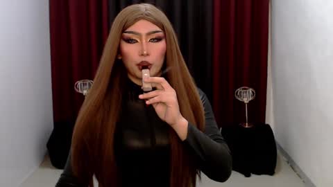 Gia X online show from 02/09/25, 05:40