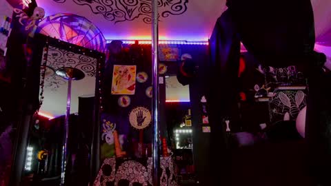 Giggles online show from 12/03/24, 12:35