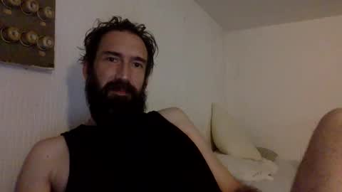 Snapshot of giggy81 chatting on 11/03/25, 01:34 iggy online show from 11/03/25, 01:34