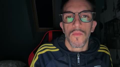 Gigi online show from 11/08/25, 01:50