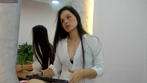 Gigi  online show from 03/28/26, 10:15