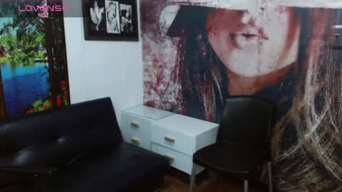 Snapshot of gigi_gilt_ chatting on 06/11/26, 02:53 Gigi 3 online show from 06/11/26, 02:53