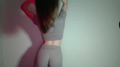 Snapshot of gigi_nix chatting on 03/08/25, 05:43 Gigi online show from 03/08/25, 05:43