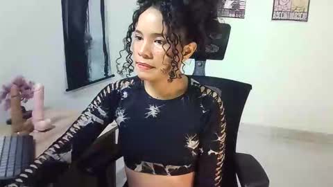 GIGI STCOTT online show from 12/18/25, 03:12