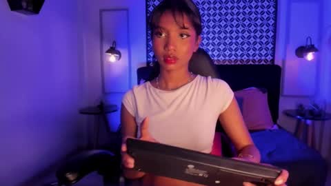 GIGI online show from 03/05/25, 10:33