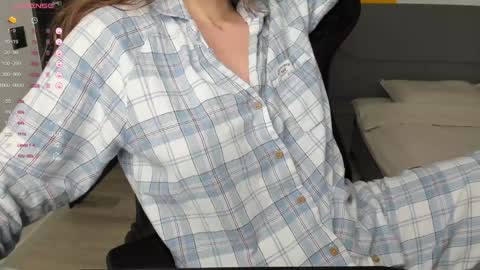 gigihadd online show from 12/18/24, 08:03