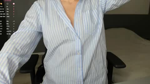 gigihadd online show from 10/26/25, 03:51