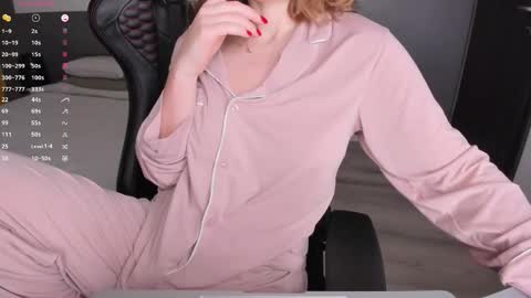 gigihadd online show from 02/13/26, 12:12