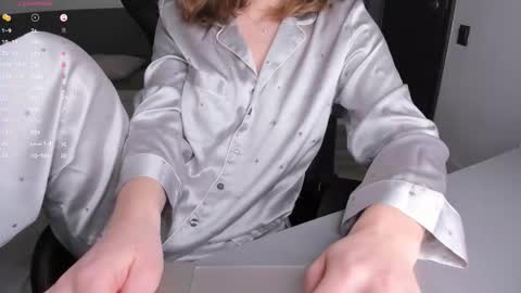 gigihadd online show from 02/25/26, 04:49