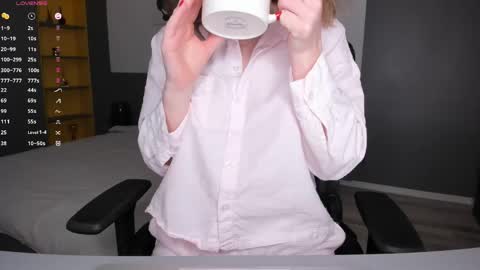 gigihadd online show from 04/01/26, 04:59