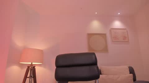 GIGI online show from 12/06/24, 06:04