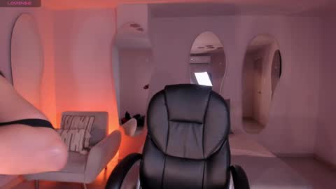 GIGI online show from 12/22/24, 11:54