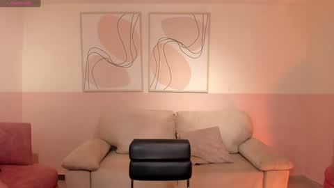 GIGI online show from 12/30/24, 07:32