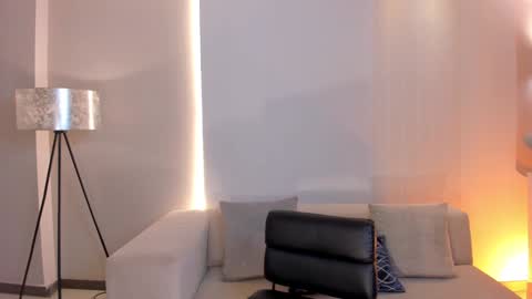 GIGI online show from 01/30/25, 02:16