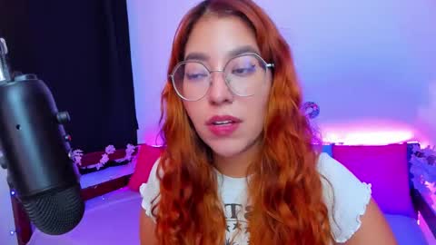 Snapshot of gigimooon chatting on 09/14/25, 11:59 gigimooon online show from 09/14/25, 11:59