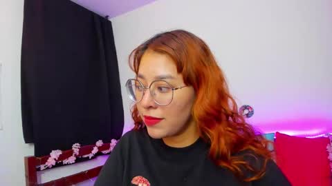 Snapshot of gigimooon chatting on 09/16/25, 02:12 gigimooon online show from 09/16/25, 02:12