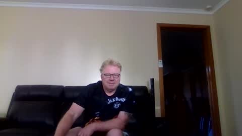 Snapshot of gimmmieoooo chatting on 02/13/26, 08:10 gimmmieoooo online show from 02/13/26, 08:10