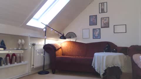 Snapshot of ginablondecam chatting on 01/07/25, 08:45 Gina online show from 01/07/25, 08:45
