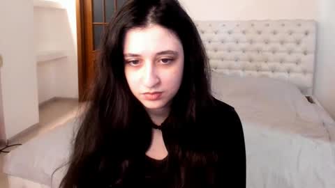 Kate online show from 02/21/25, 10:39