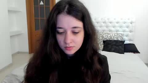 Kate online show from 09/20/25, 09:32